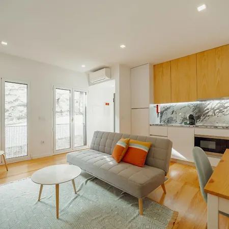 Daire Courtyard Design By Vacationy Porto