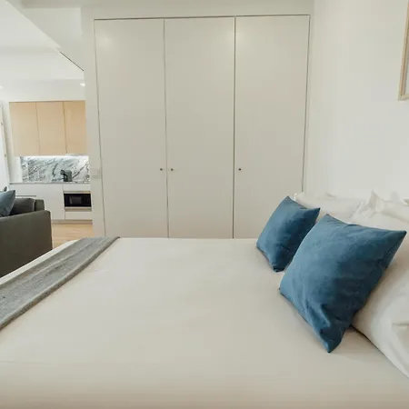 Daire Courtyard Design By Vacationy