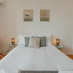 Courtyard Design By Vacationy Apartman Porto