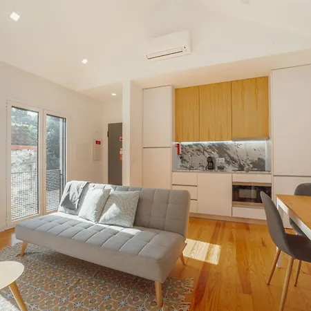 Courtyard Design By Vacationy アパート