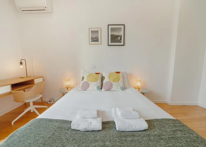 شقة Courtyard Design By Vacationy